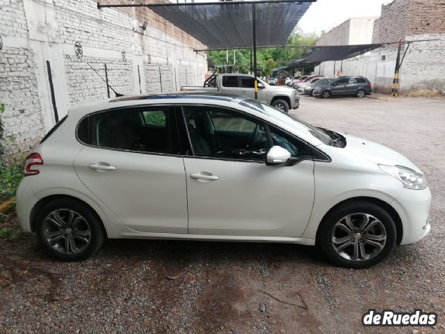 Peugeot 208 Usado en Mendoza, deRuedas