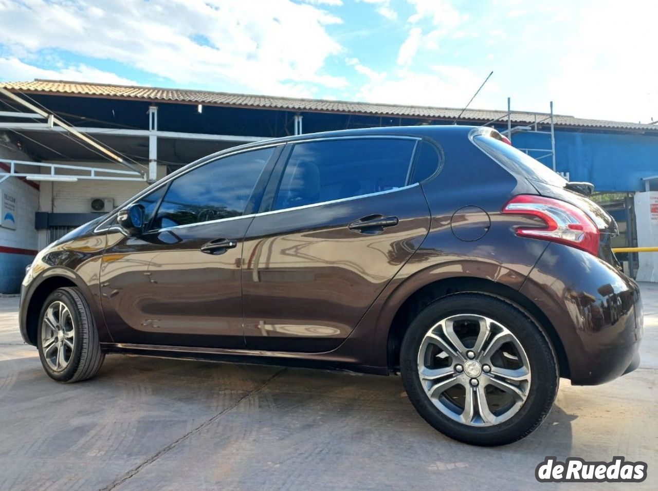 Peugeot 208 Usado en Mendoza, deRuedas