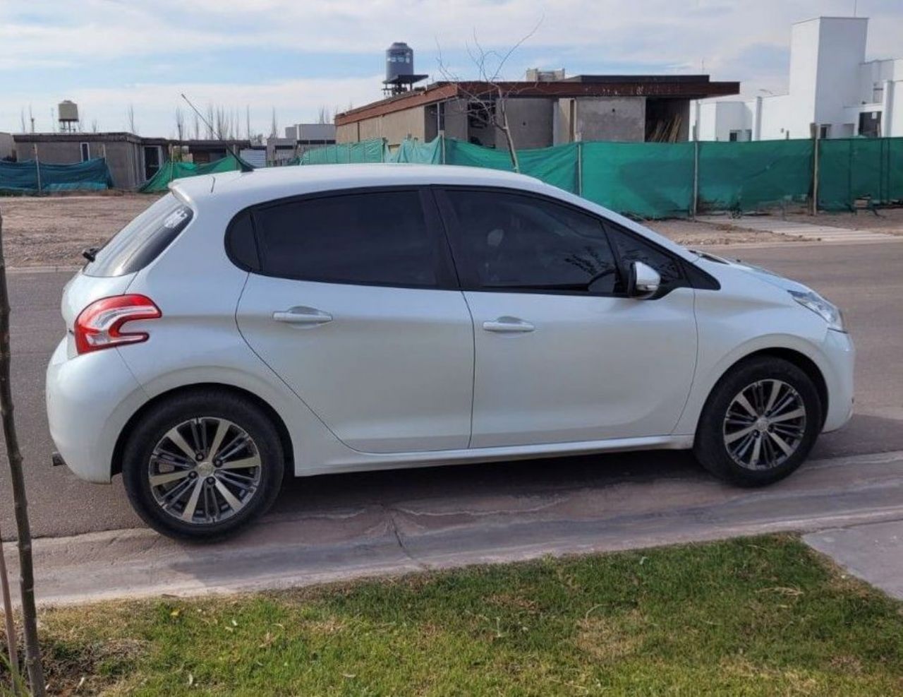 Peugeot 208 Usado en Mendoza, deRuedas