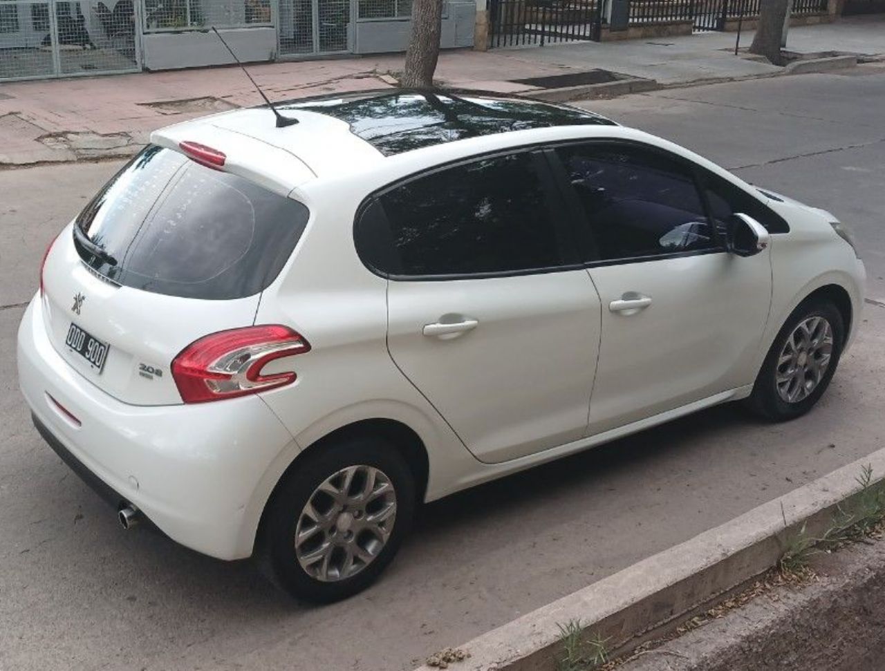 Peugeot 208 Usado en Mendoza, deRuedas
