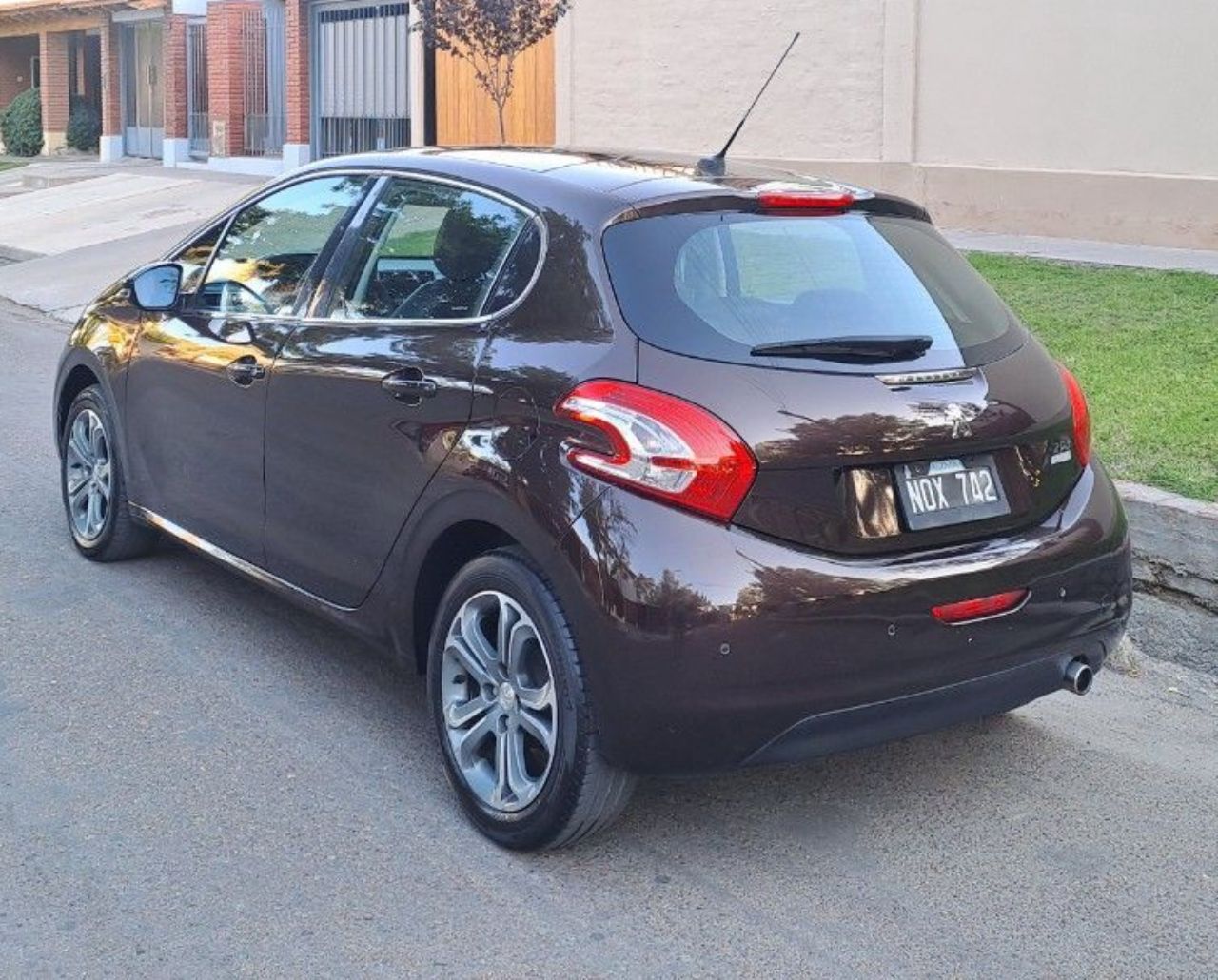Peugeot 208 Usado en Mendoza, deRuedas