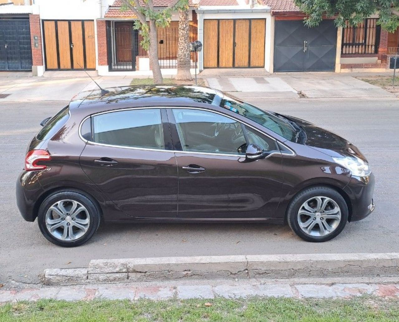 Peugeot 208 Usado en Mendoza, deRuedas
