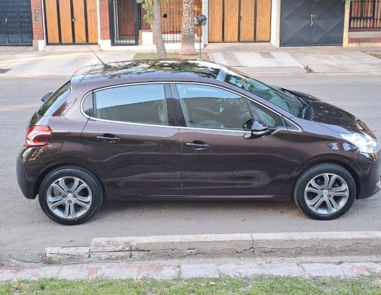 Peugeot 208 Usado en Mendoza, deRuedas