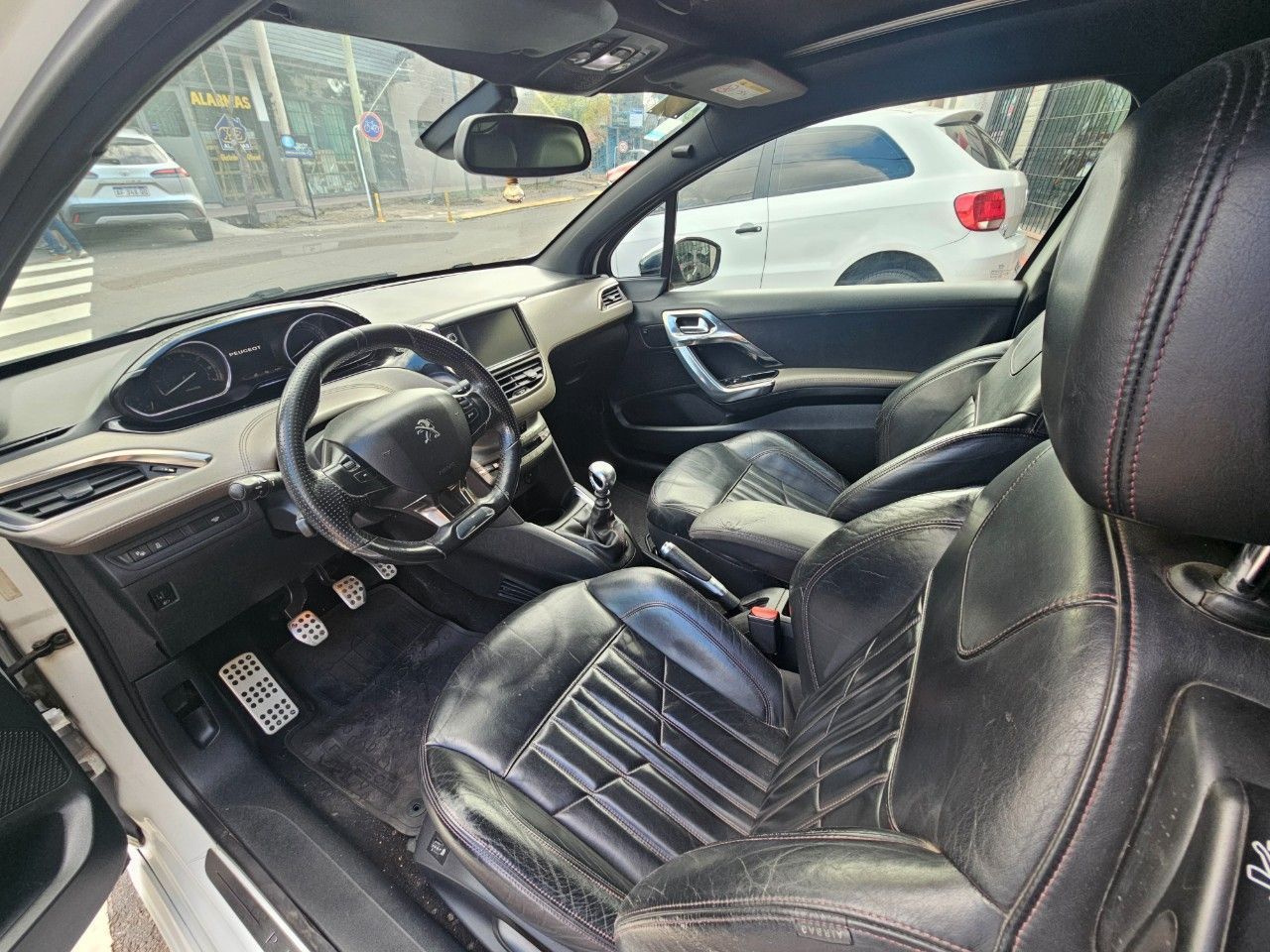 Peugeot 208 Usado Financiado en Mendoza, deRuedas