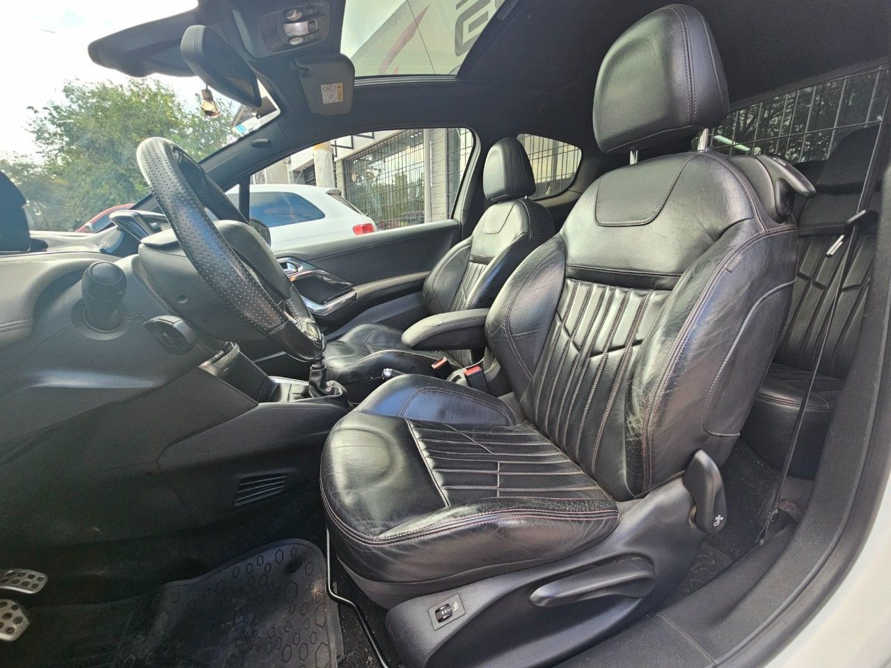 Peugeot 208 Usado Financiado en Mendoza, deRuedas
