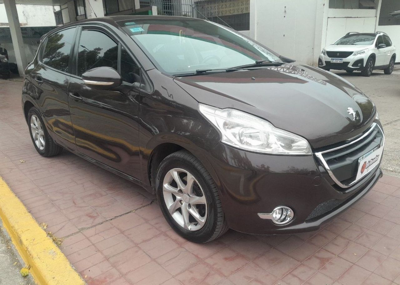 Peugeot 208 Usado Financiado en Mendoza, deRuedas