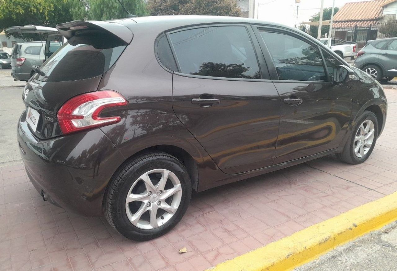 Peugeot 208 Usado Financiado en Mendoza, deRuedas