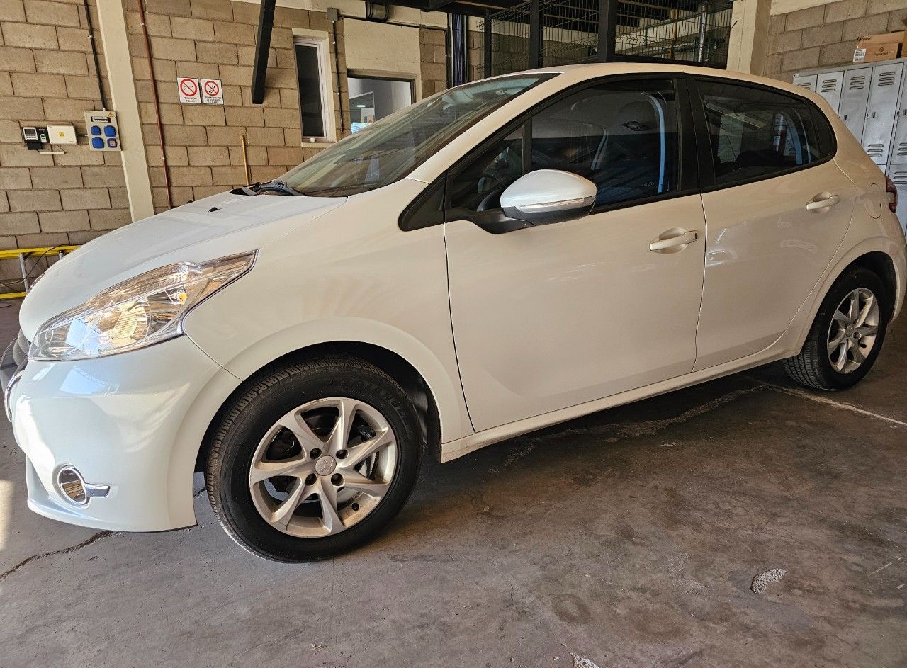 Peugeot 208 Usado Financiado en Mendoza, deRuedas