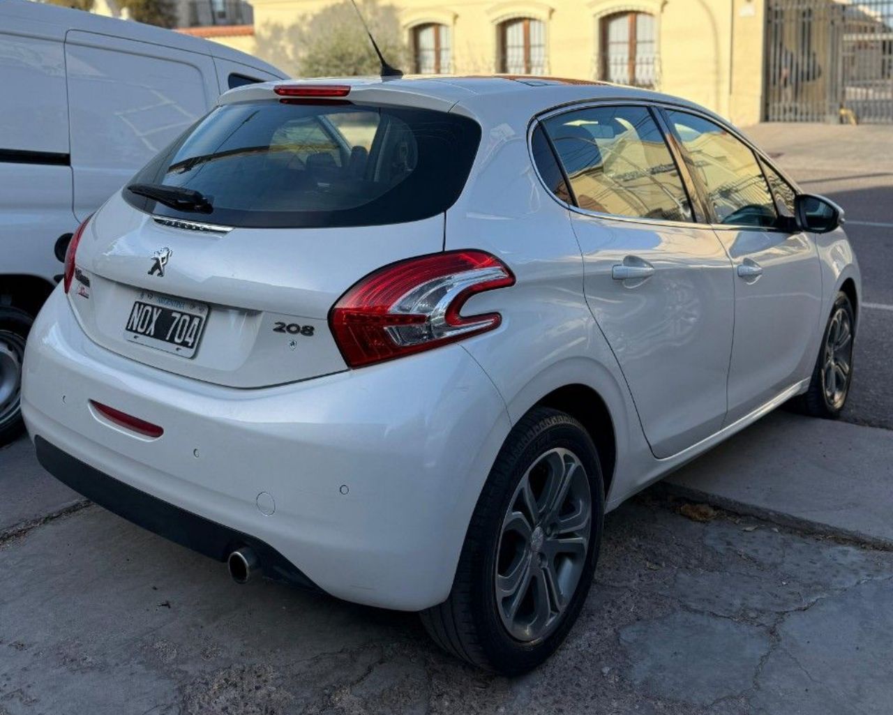 Peugeot 208 Usado Financiado en Mendoza, deRuedas