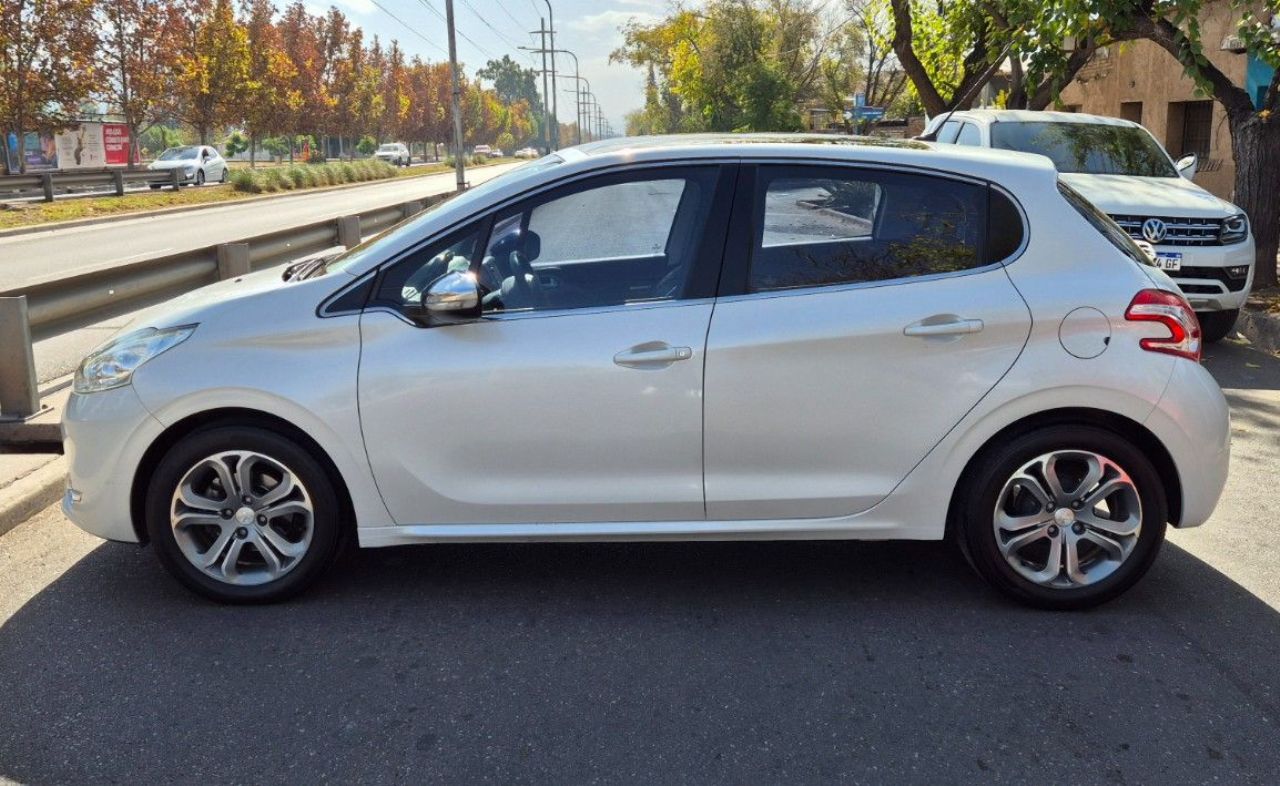 Peugeot 208 Usado Financiado en Mendoza, deRuedas