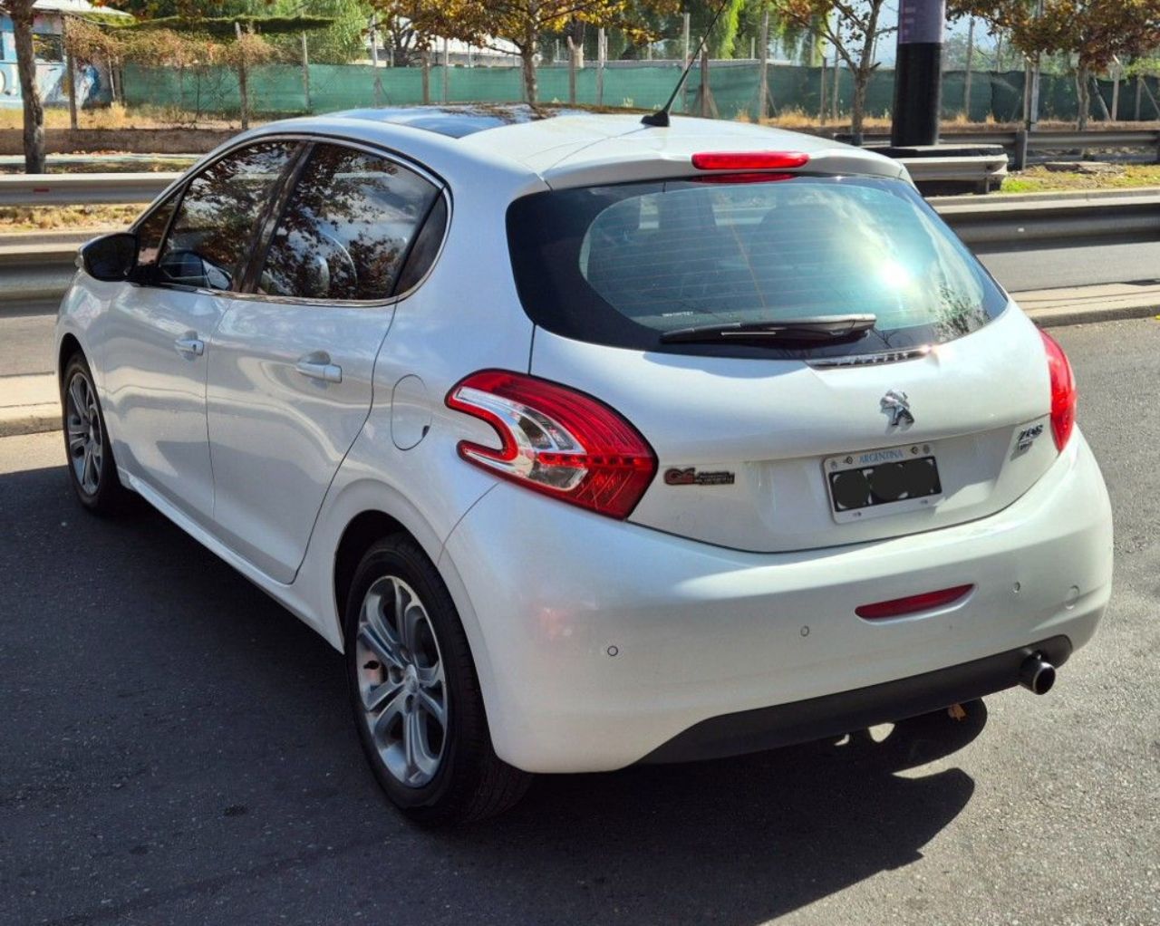 Peugeot 208 Usado Financiado en Mendoza, deRuedas