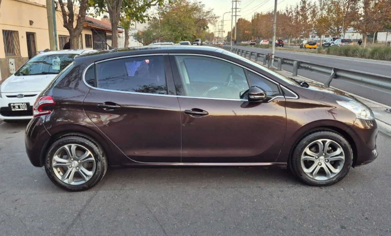 Peugeot 208 Usado Financiado en Mendoza, deRuedas