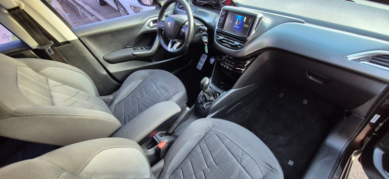 Peugeot 208 Usado Financiado en Mendoza, deRuedas