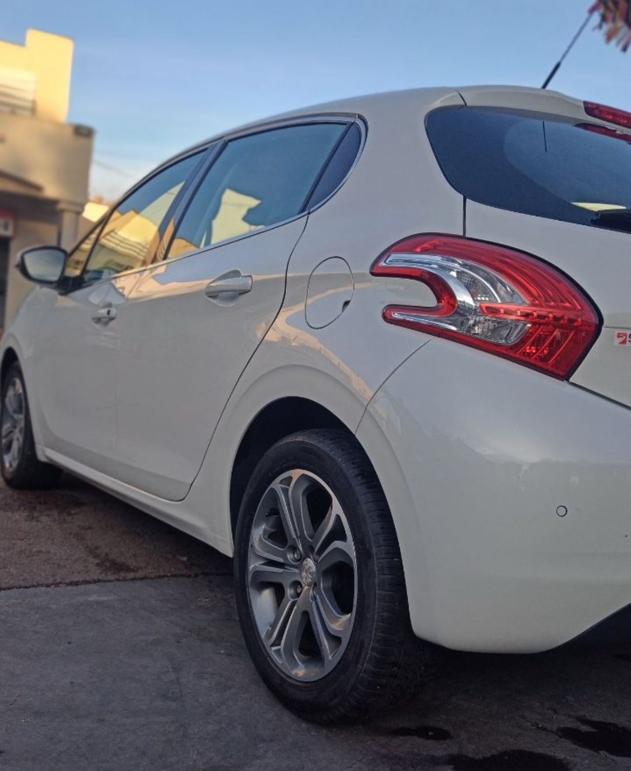 Peugeot 208 Usado en Mendoza, deRuedas