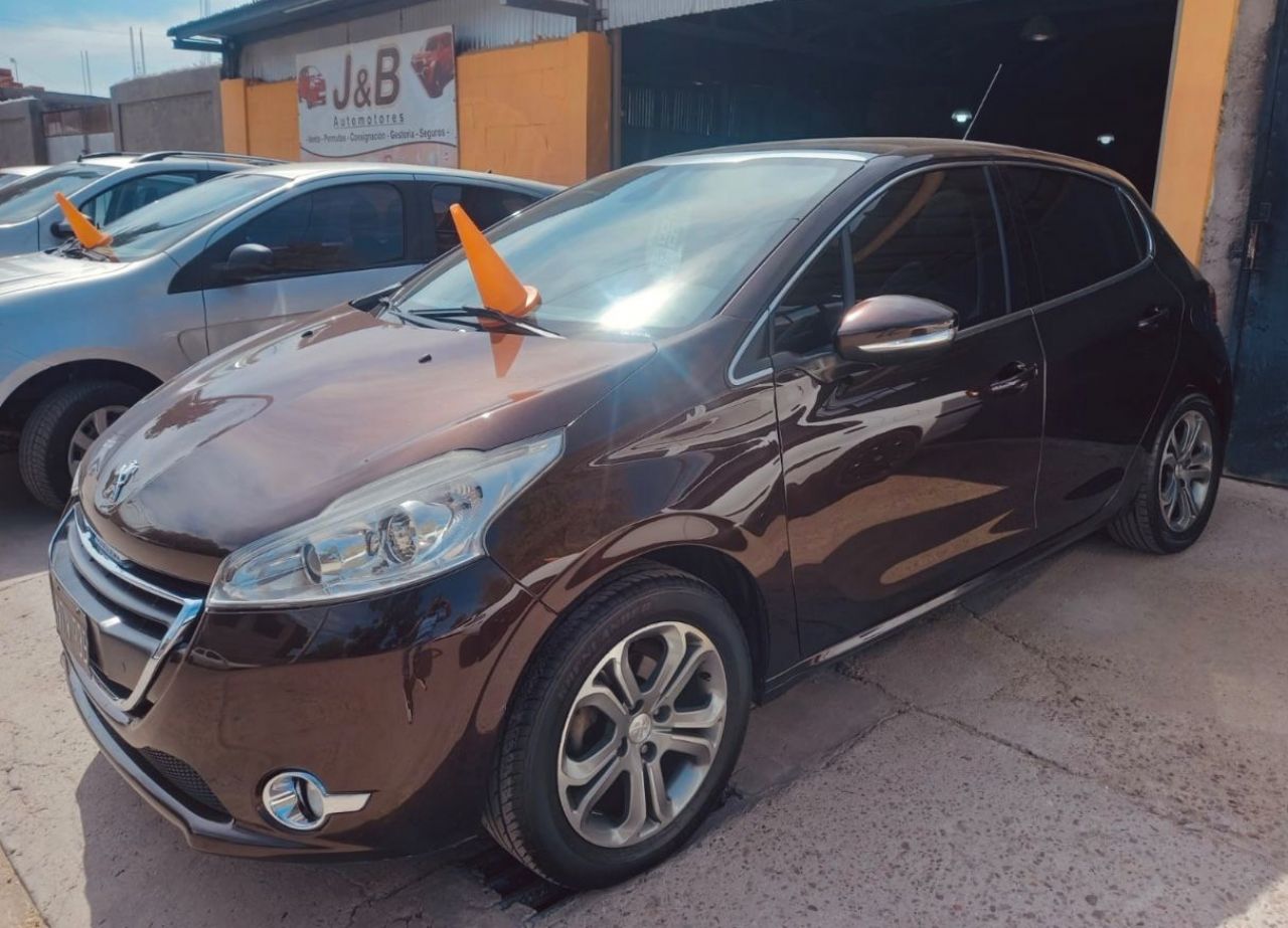 Peugeot 208 Usado Financiado en Mendoza, deRuedas
