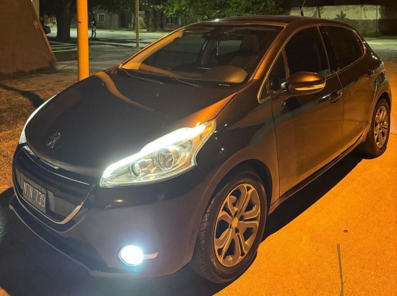 Peugeot 208 Usado Financiado en Mendoza, deRuedas