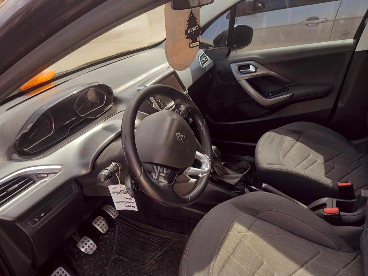 Peugeot 208 Usado Financiado en Mendoza, deRuedas