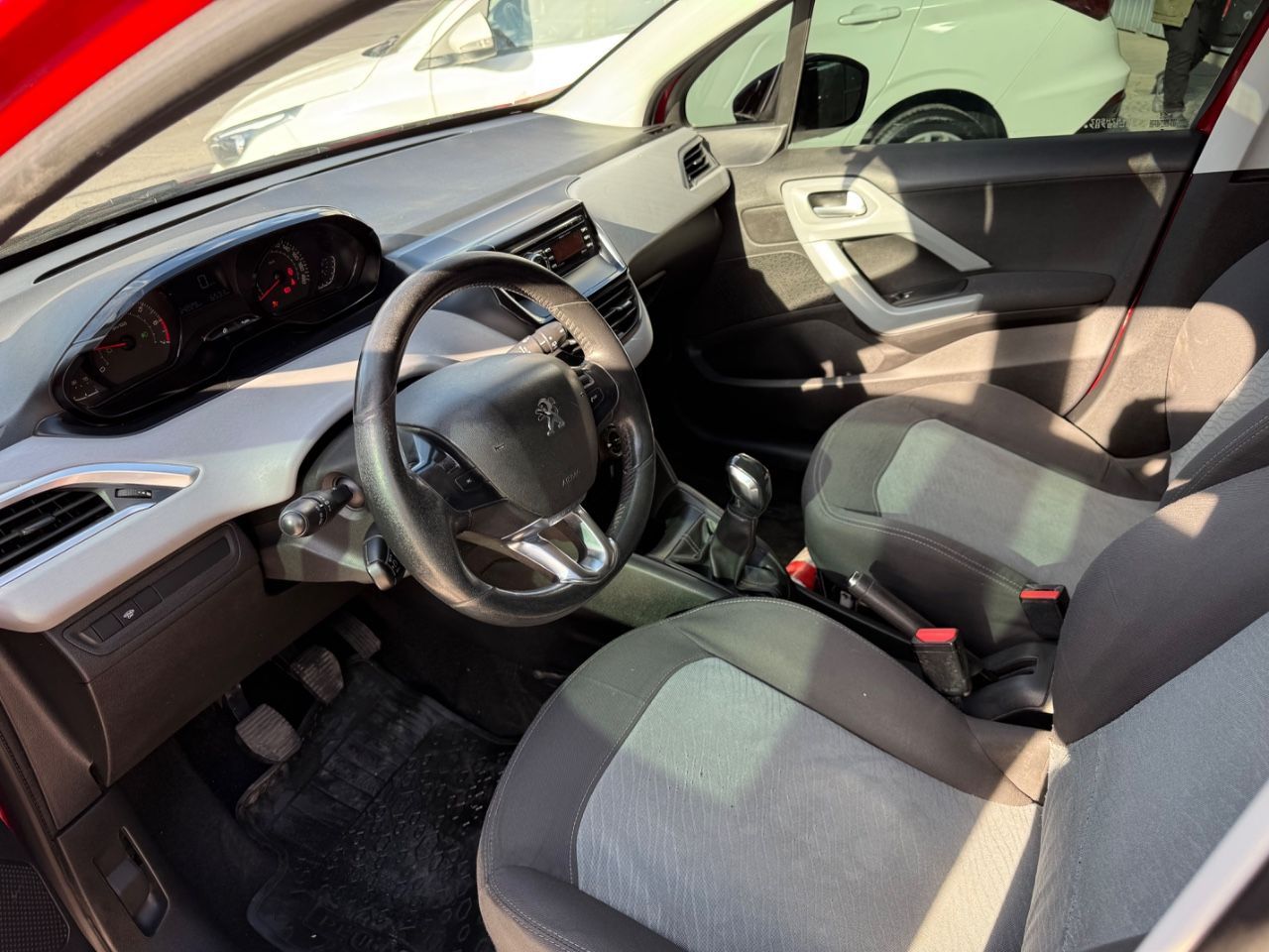 Peugeot 208 Usado Financiado en Mendoza, deRuedas