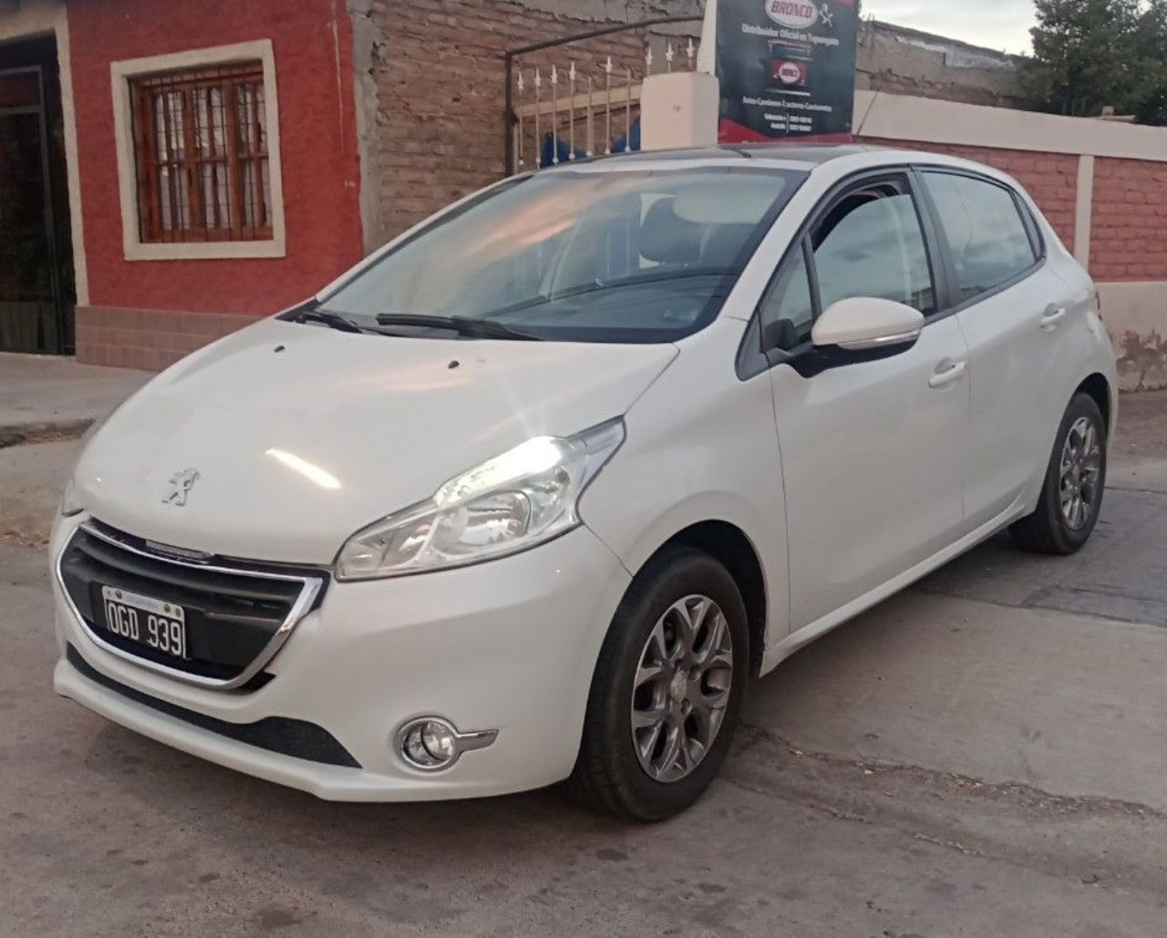 Peugeot 208 Usado en Mendoza, deRuedas