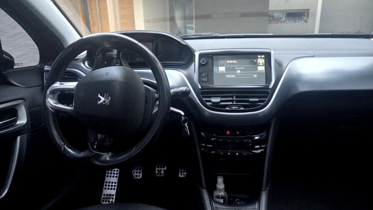 Peugeot 208 Usado en Mendoza, deRuedas