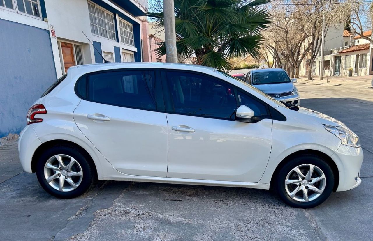 Peugeot 208 Usado en Mendoza, deRuedas
