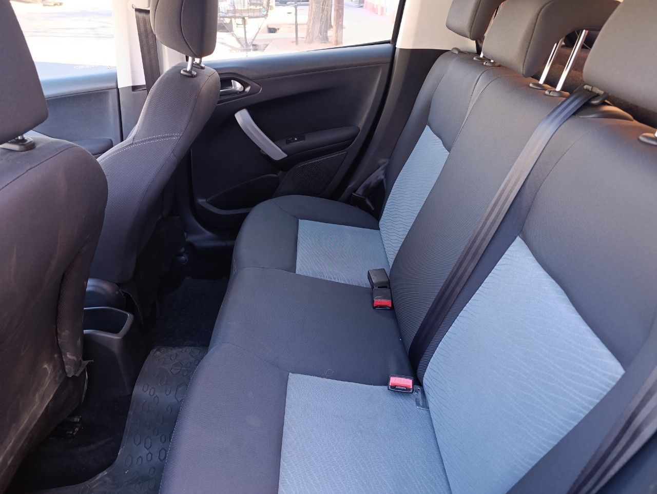 Peugeot 208 Usado Financiado en Mendoza, deRuedas