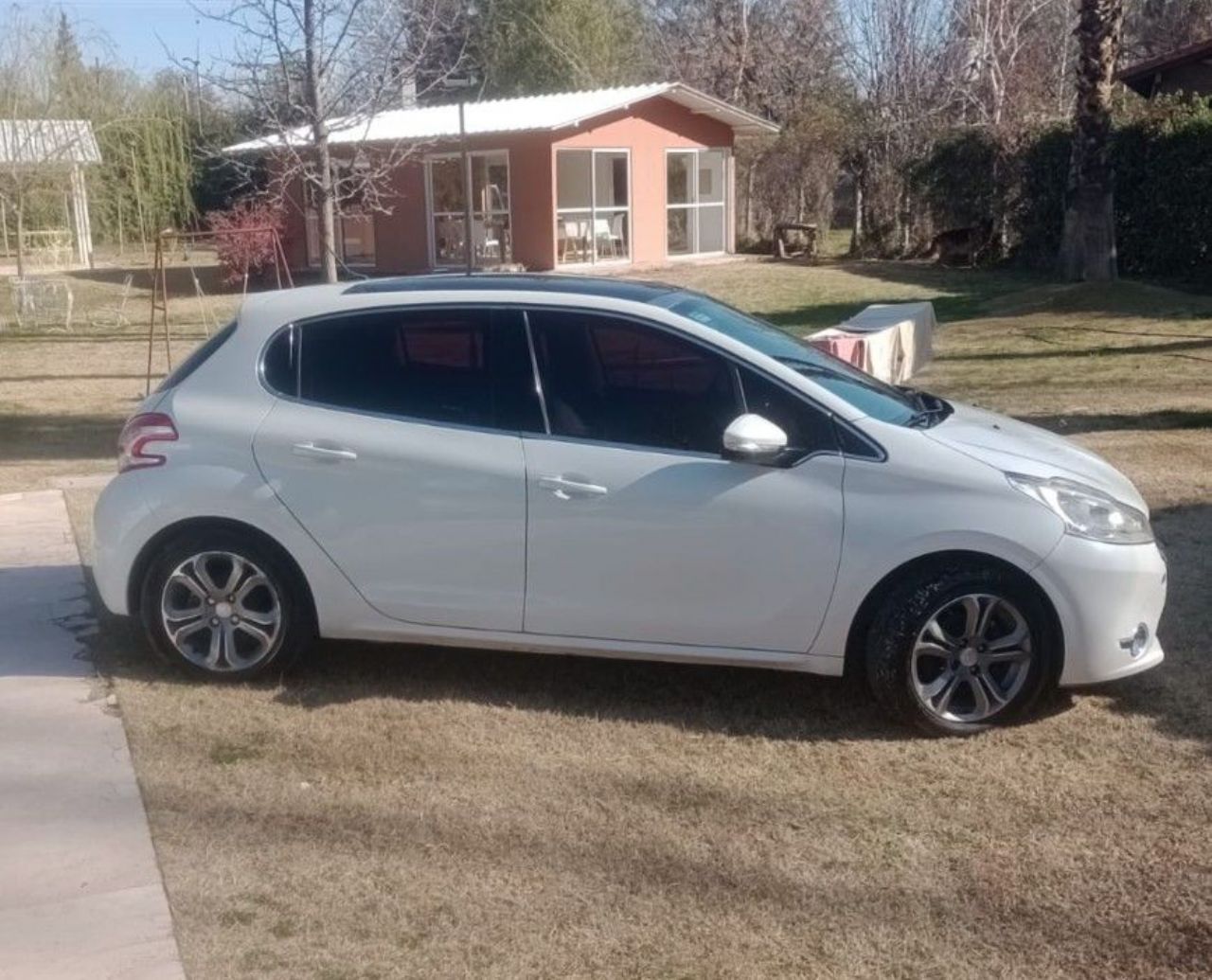 Peugeot 208 Usado en Mendoza, deRuedas