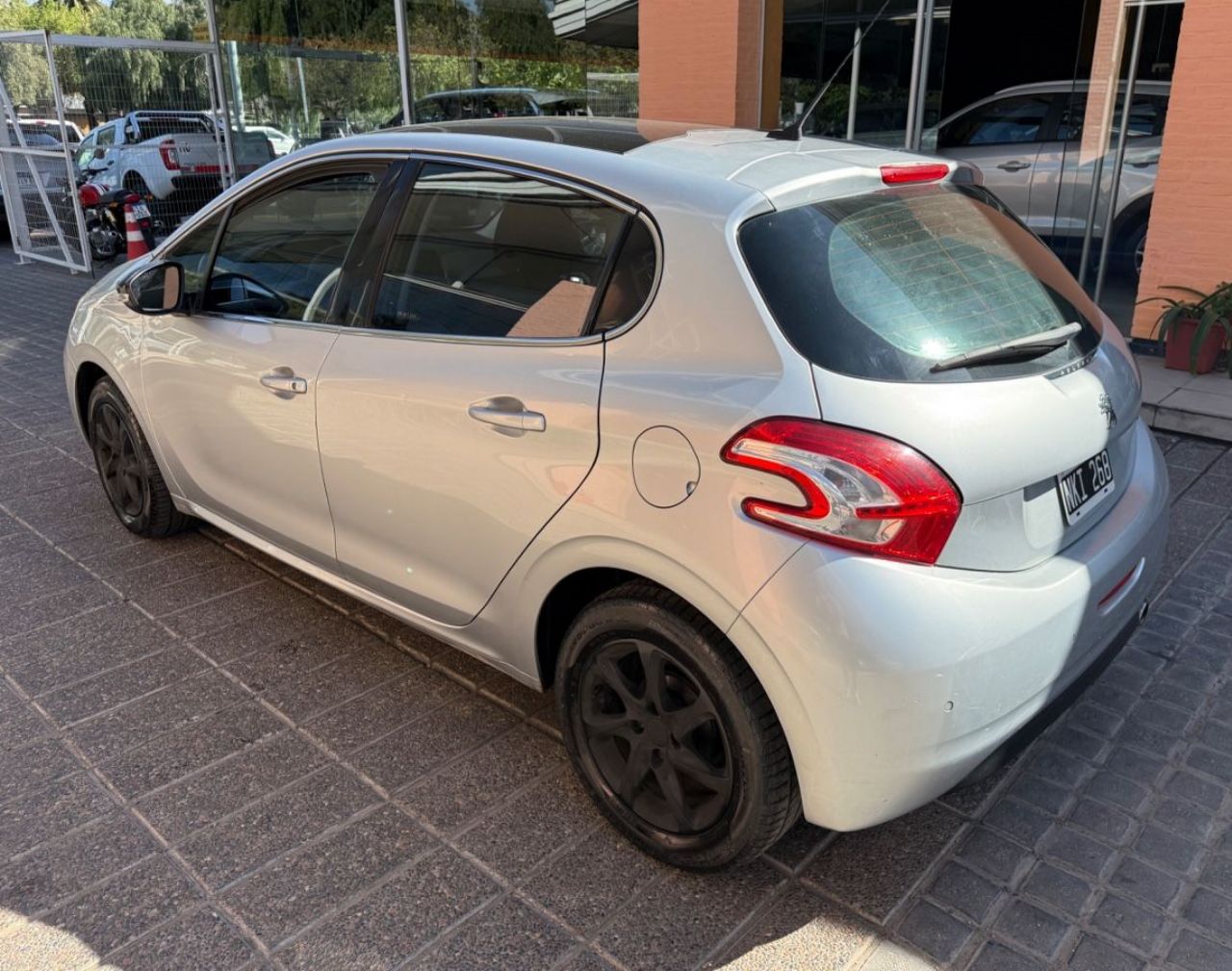 Peugeot 208 Usado Financiado en Mendoza, deRuedas