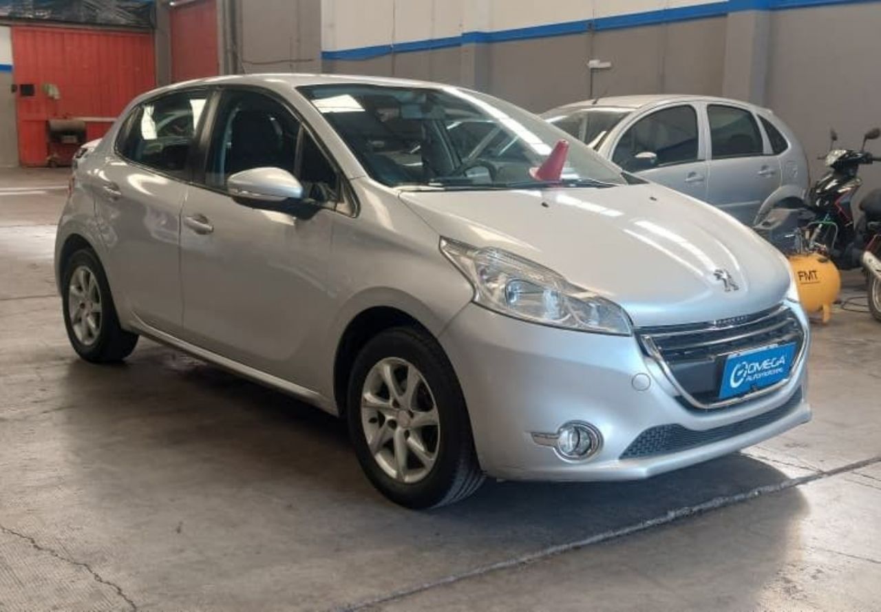 Peugeot 208 Usado Financiado en Mendoza, deRuedas