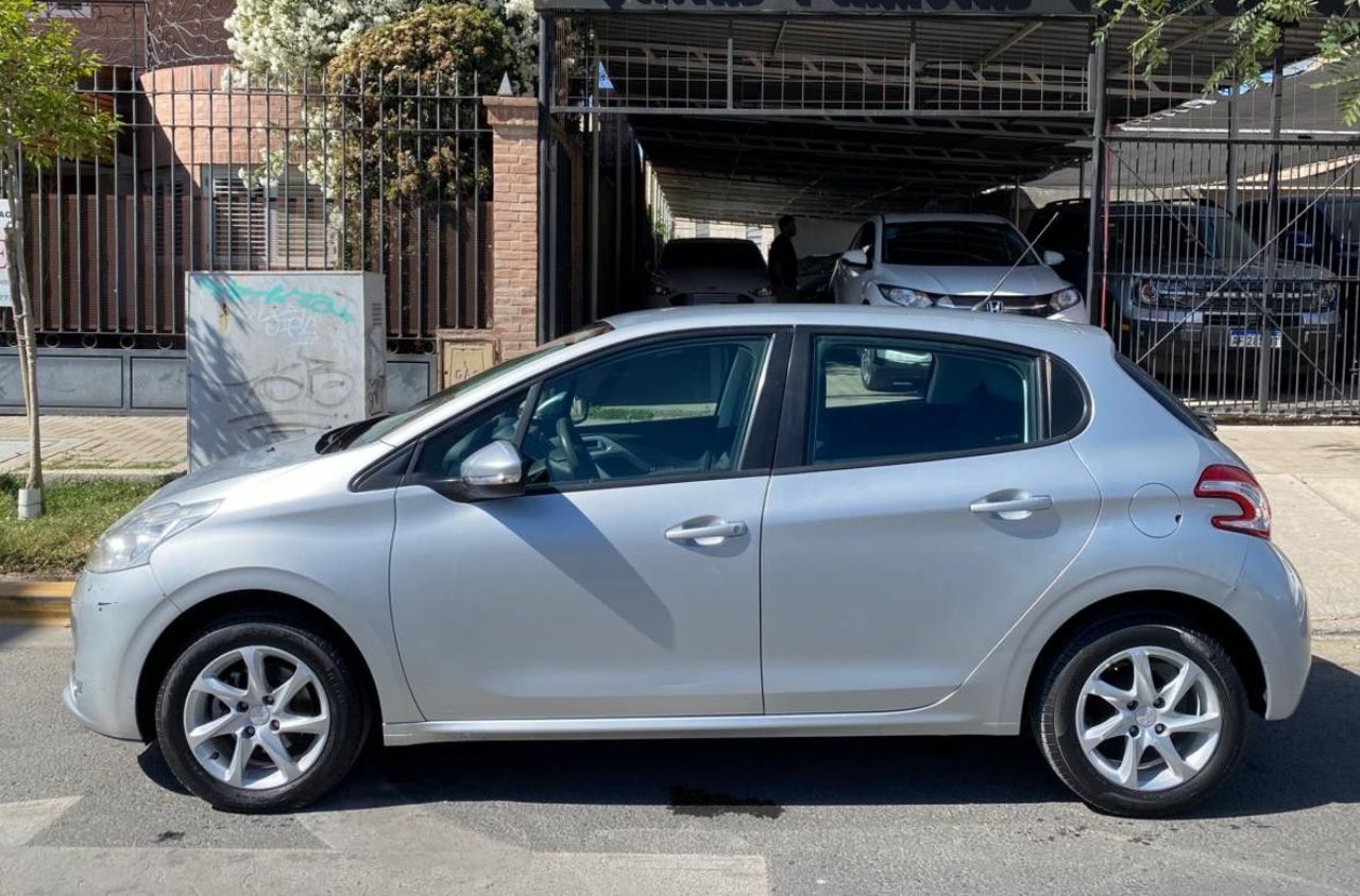 Peugeot 208 Usado Financiado en San Juan, deRuedas