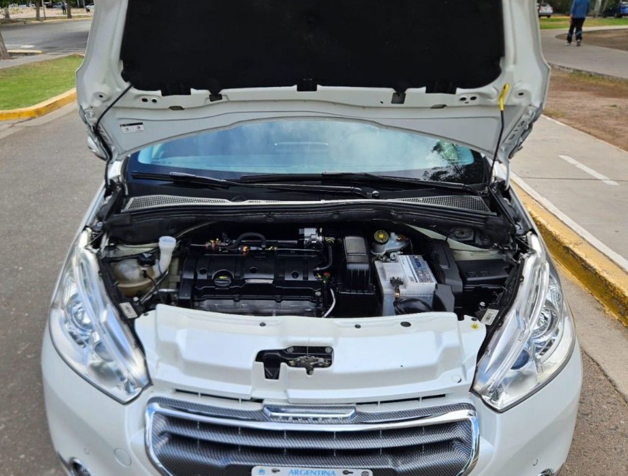 Peugeot 208 Usado Financiado en Mendoza, deRuedas