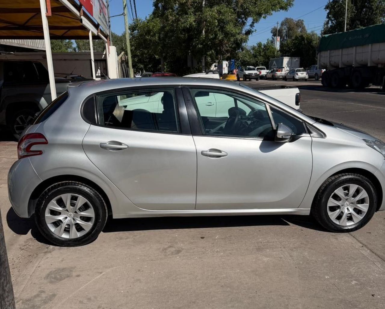 Peugeot 208 Usado en Mendoza, deRuedas