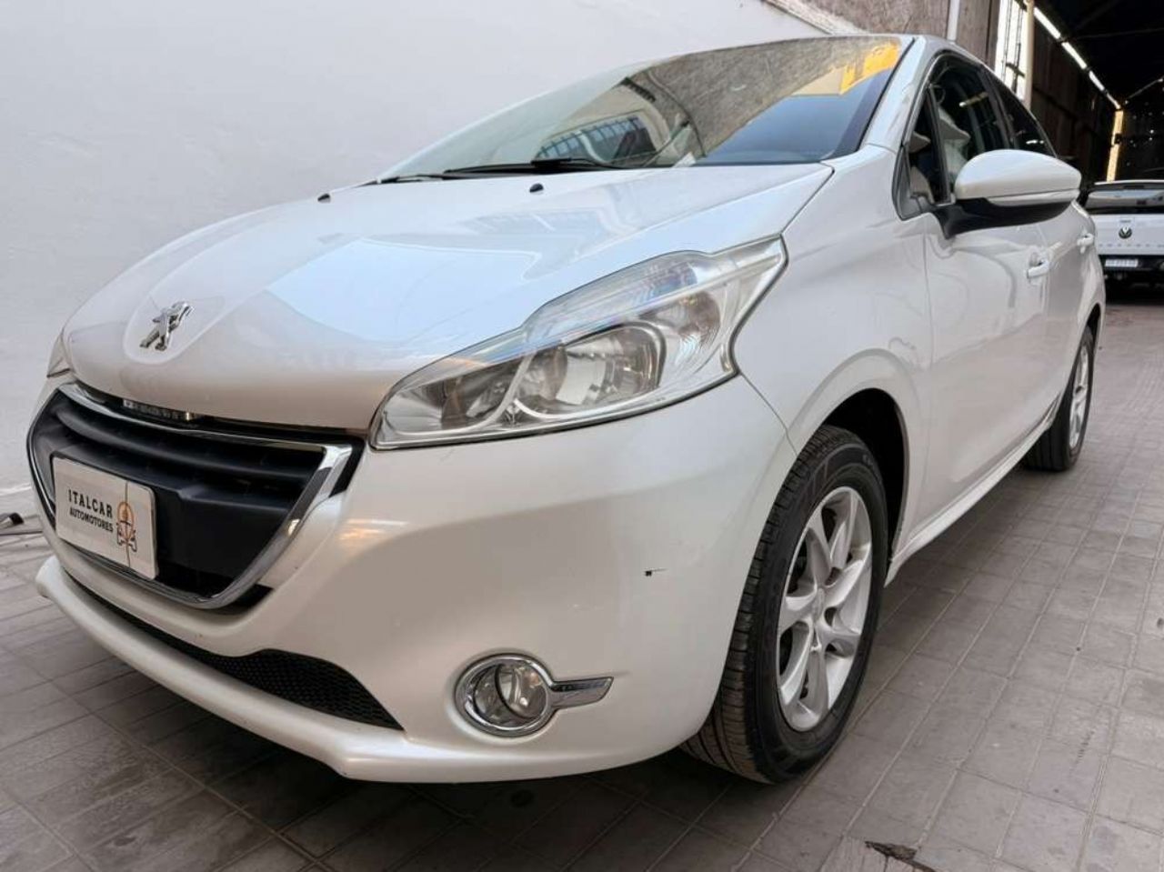 Peugeot 208 Usado Financiado en Mendoza, deRuedas