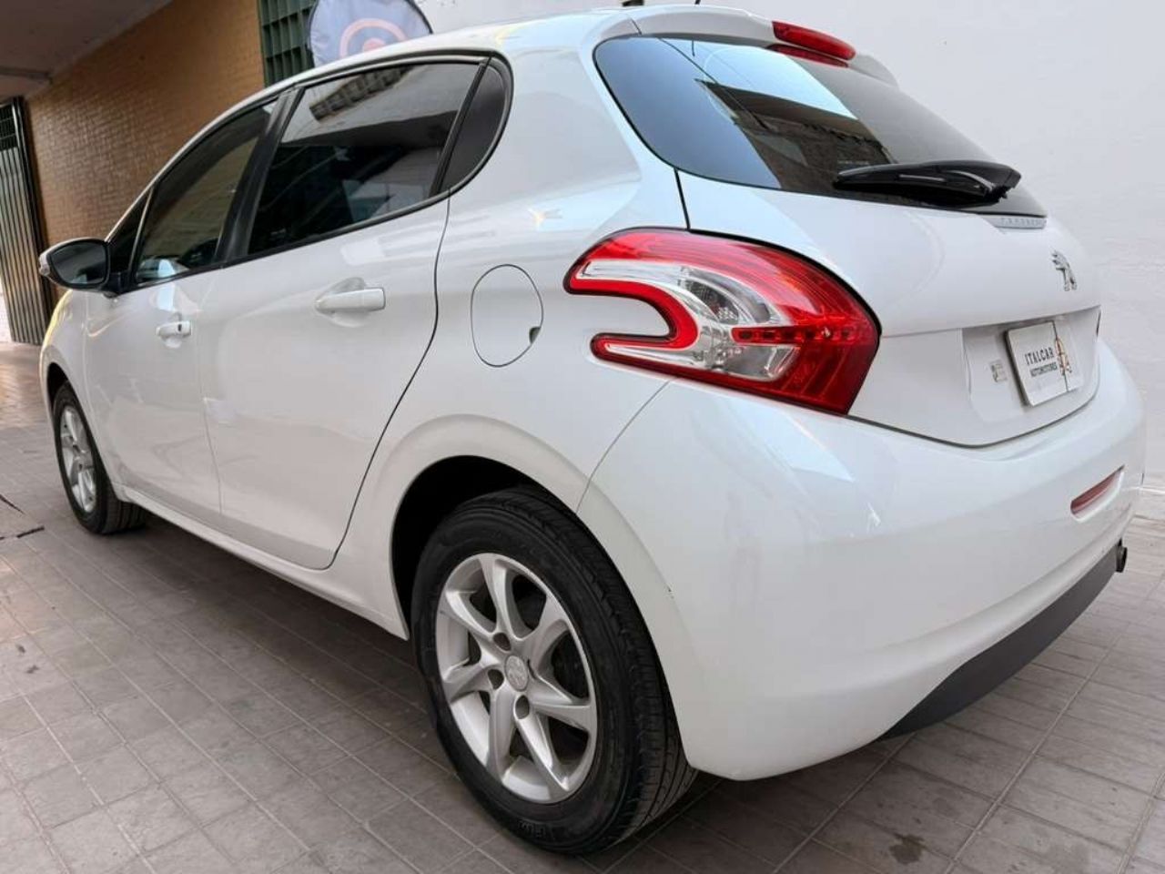 Peugeot 208 Usado Financiado en Mendoza, deRuedas