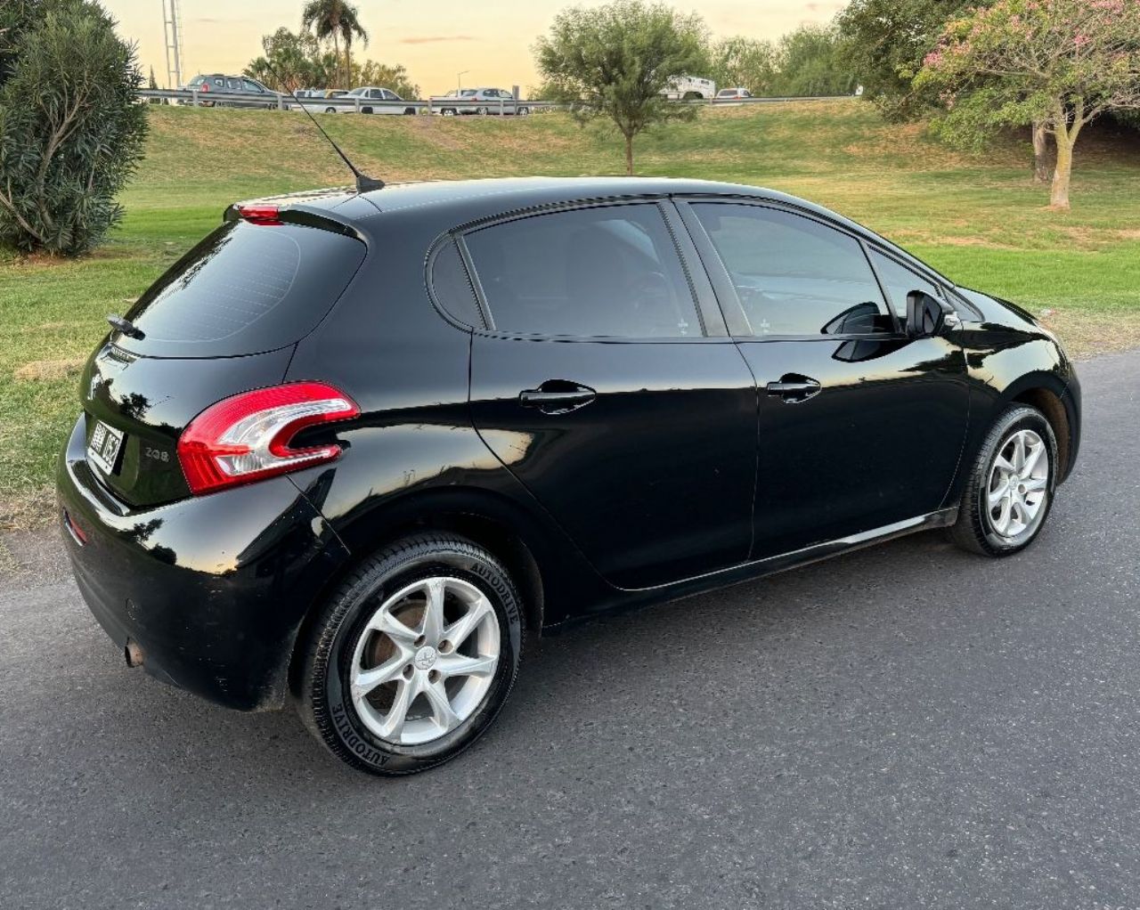 Peugeot 208 Usado Financiado en San Juan, deRuedas