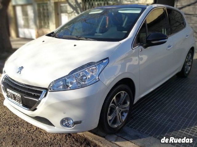 Peugeot 208 Usado en Mendoza, deRuedas