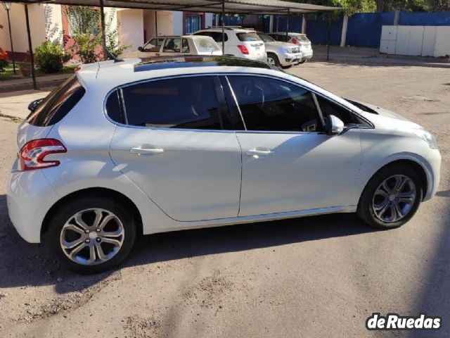 Peugeot 208 Usado en Mendoza, deRuedas