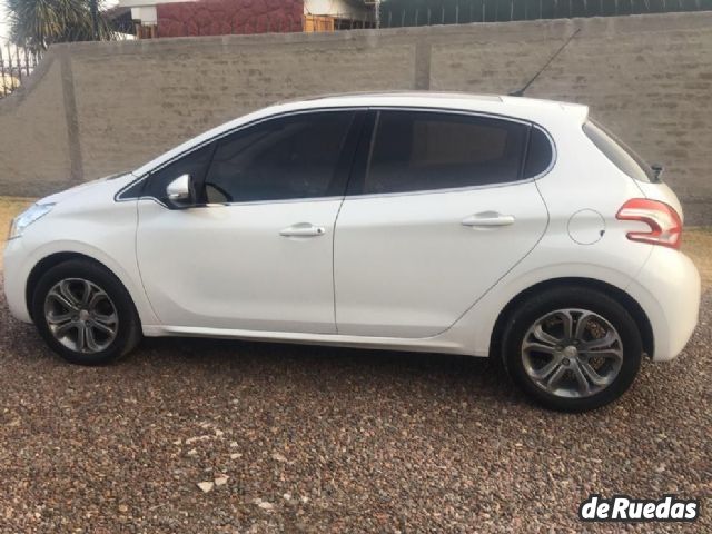 Peugeot 208 Usado en Mendoza, deRuedas