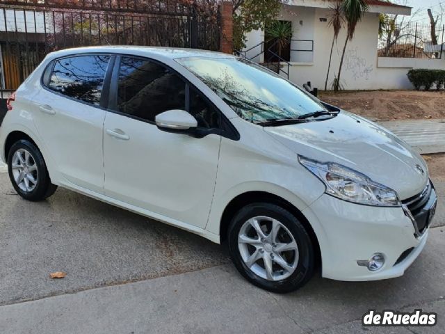 Peugeot 208 Usado en Mendoza, deRuedas