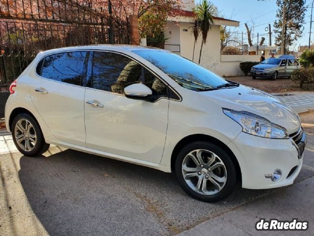 Peugeot 208 Usado en Mendoza, deRuedas