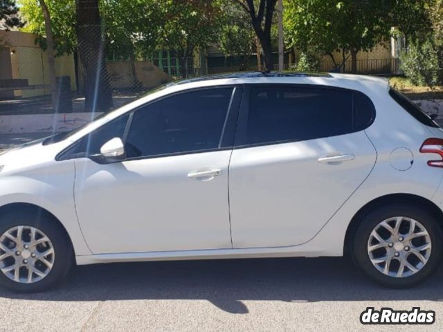 Peugeot 208 Usado en Mendoza, deRuedas