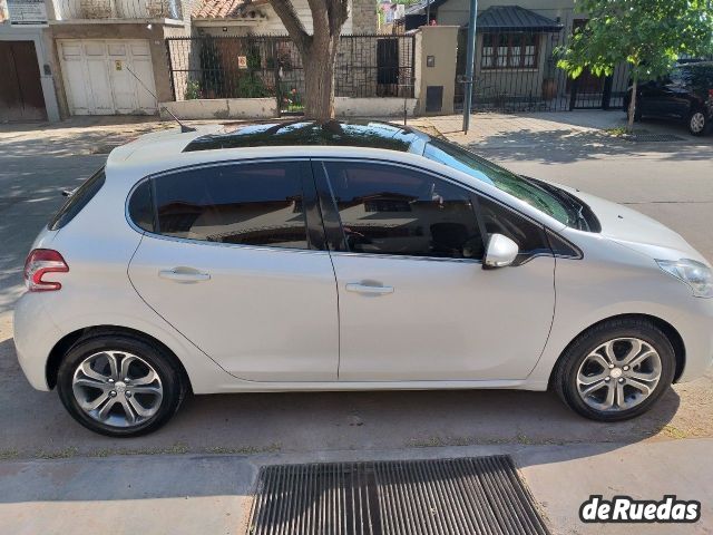 Peugeot 208 Usado en Mendoza, deRuedas