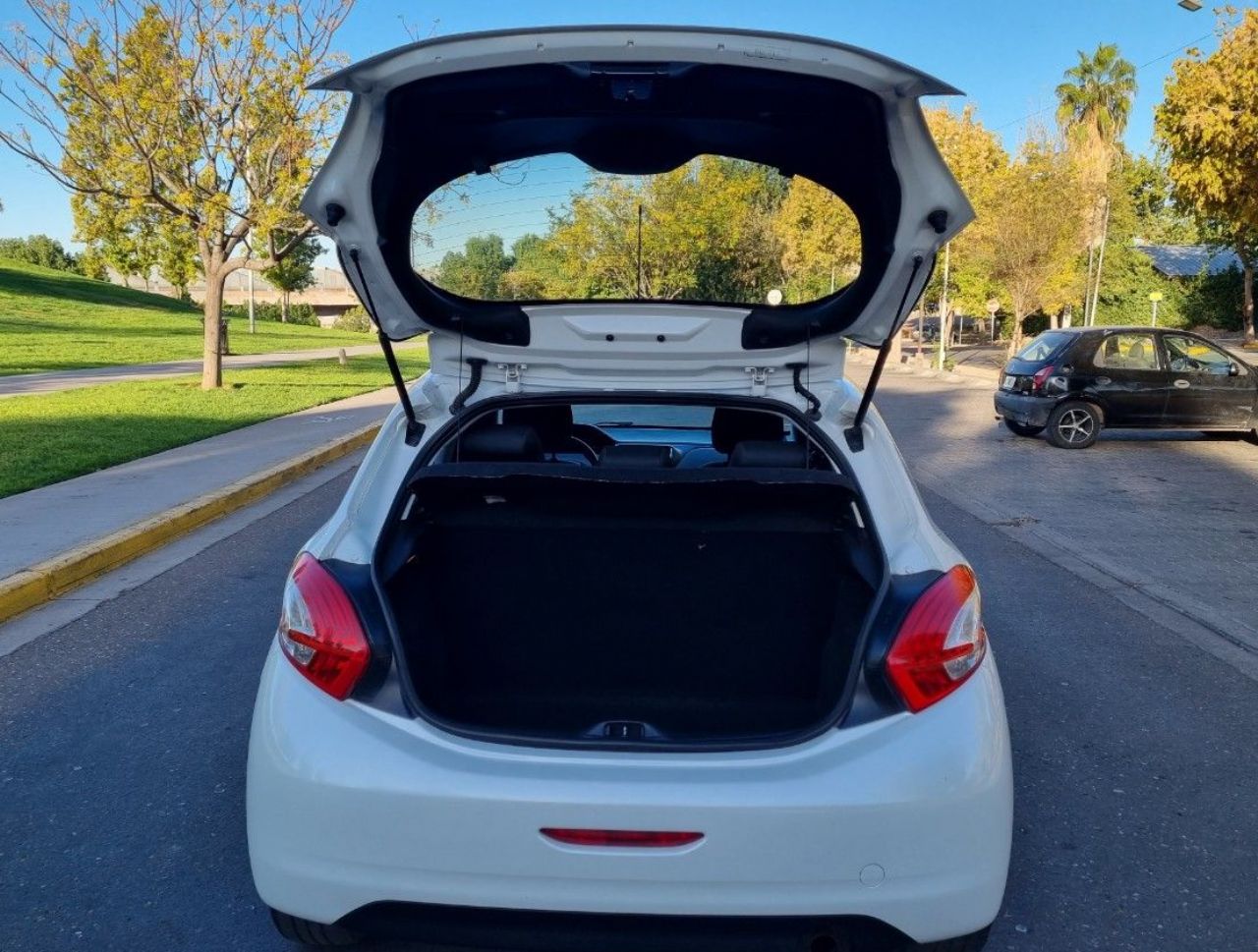 Peugeot 208 Usado en Mendoza, deRuedas