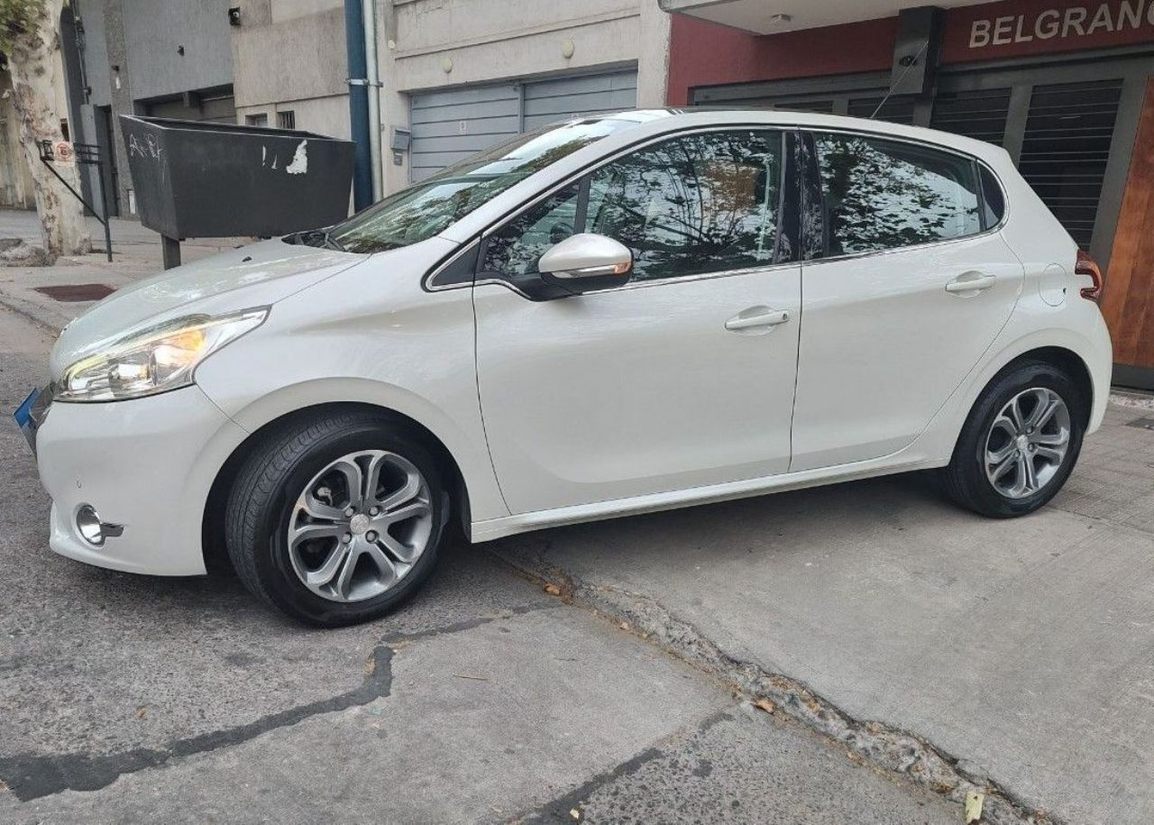 Peugeot 208 Usado en Mendoza, deRuedas