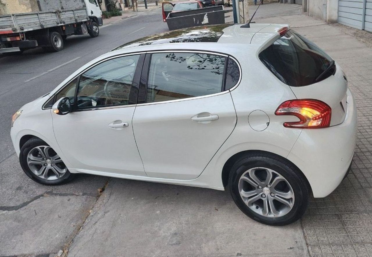 Peugeot 208 Usado en Mendoza, deRuedas