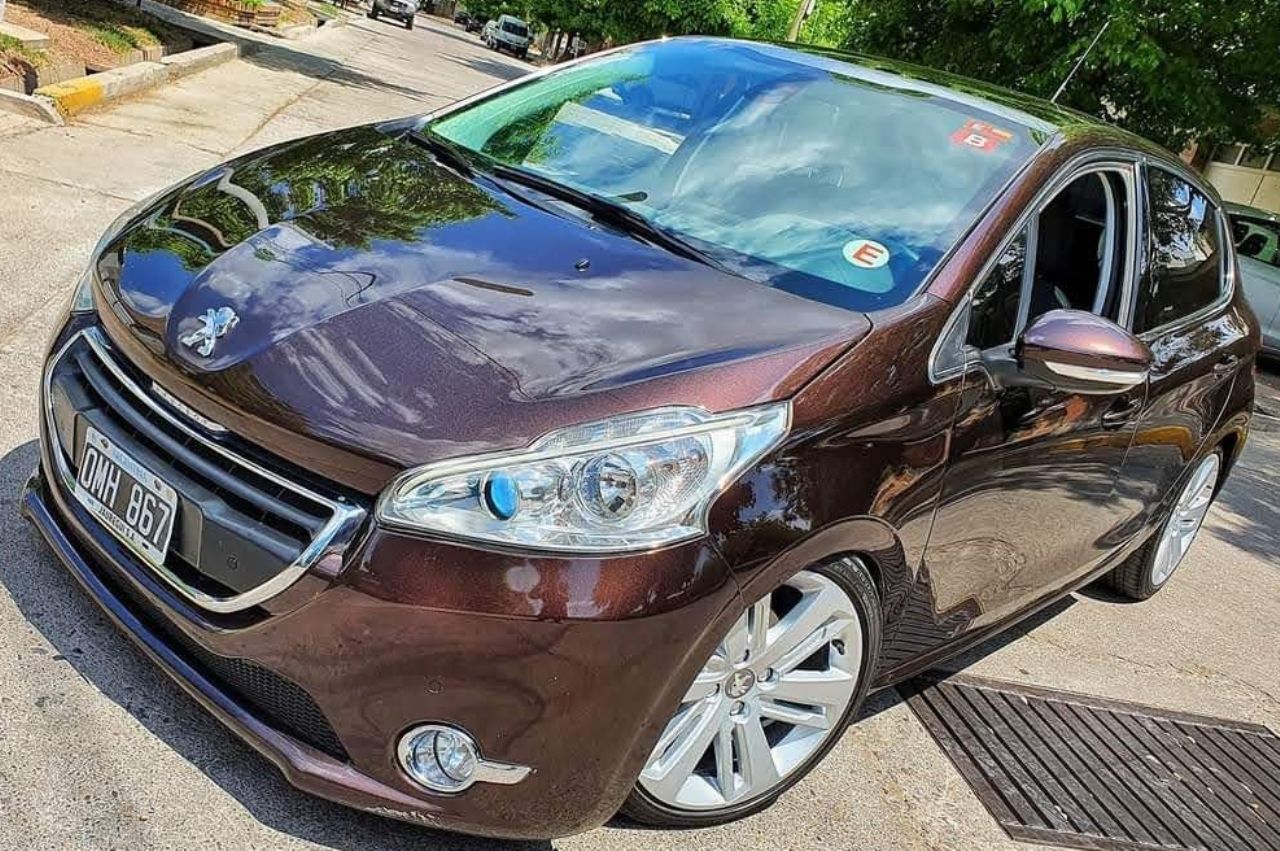 Peugeot 208 Usado en Mendoza, deRuedas