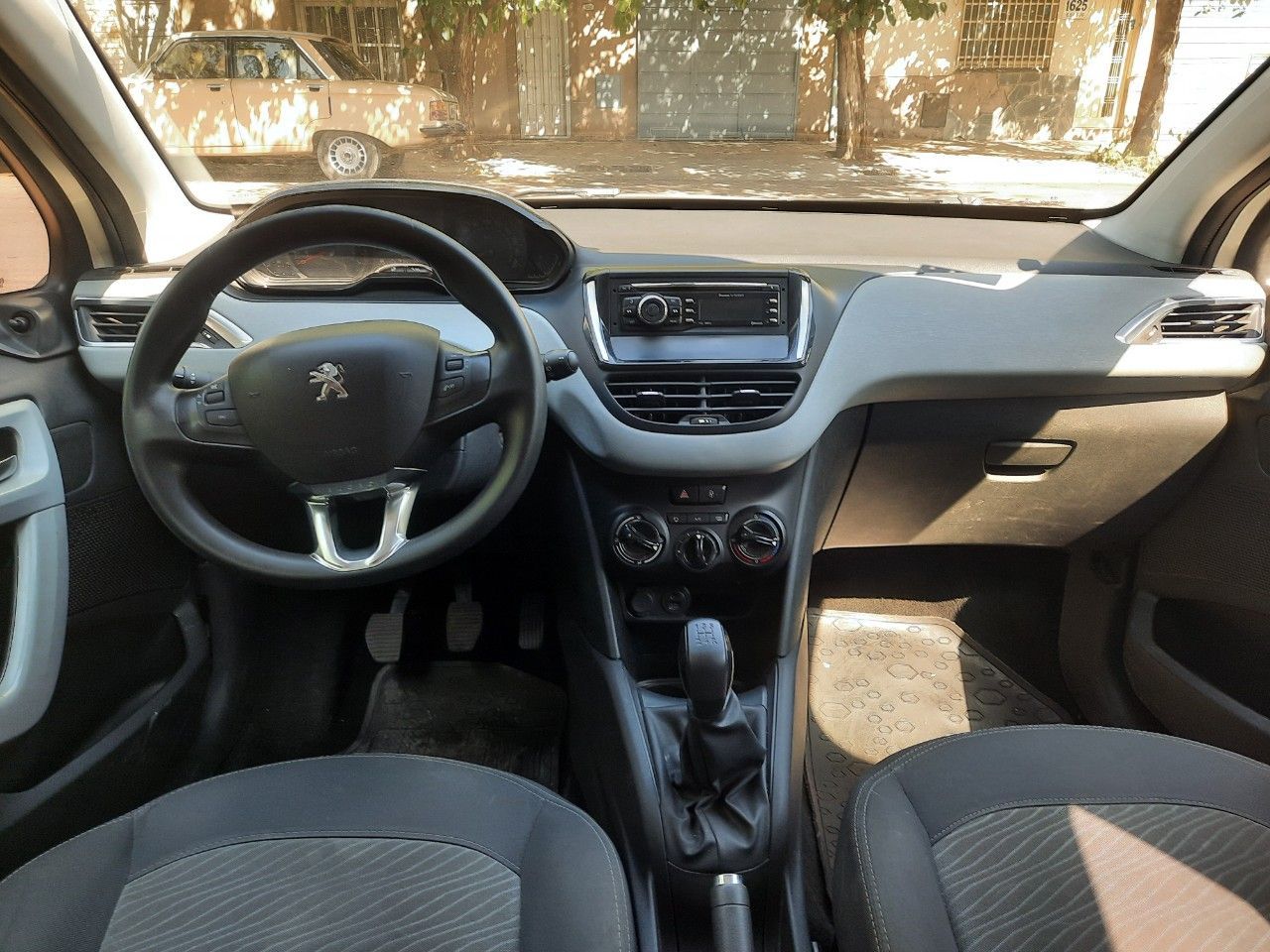 Peugeot 208 Usado Financiado en Mendoza, deRuedas