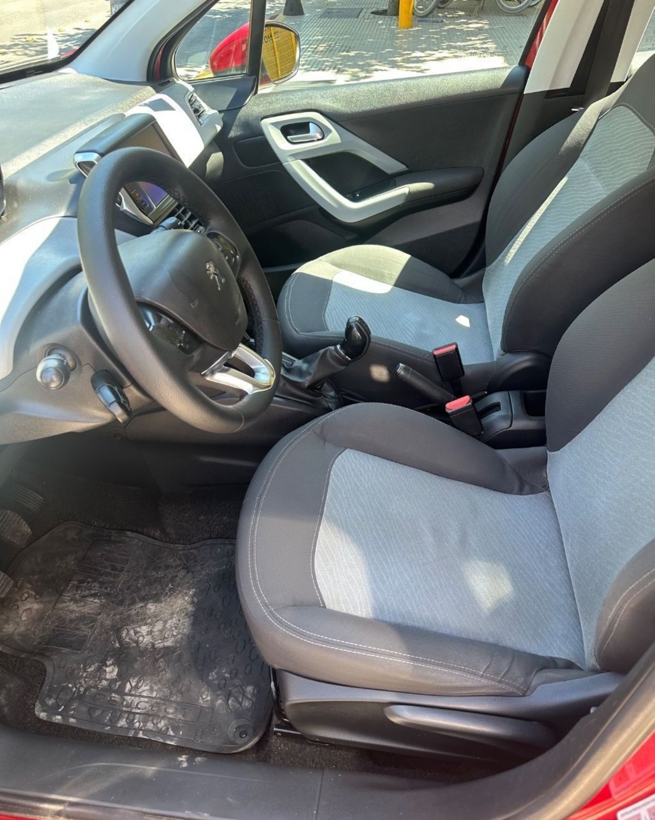 Peugeot 208 Usado en Mendoza, deRuedas