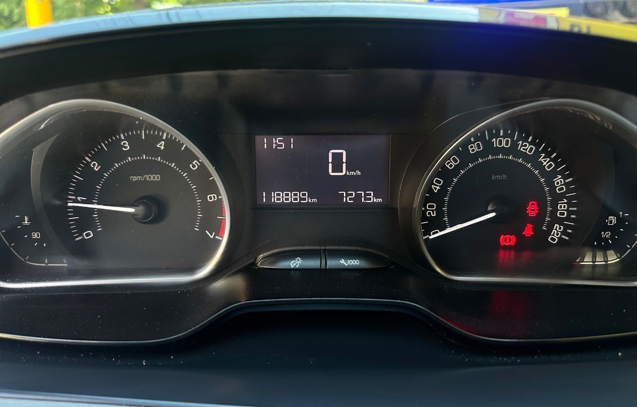 Peugeot 208 Usado en Mendoza, deRuedas