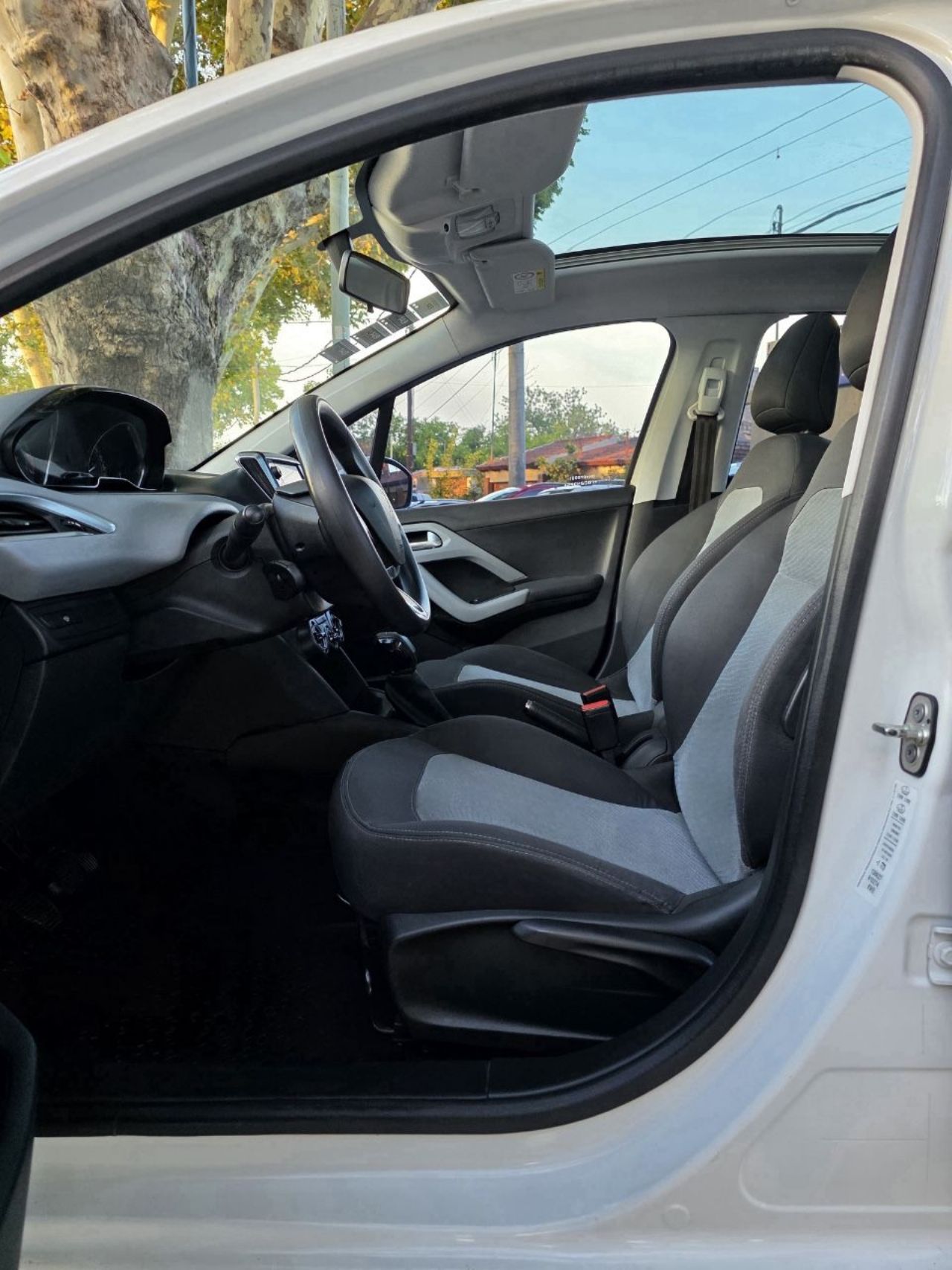 Peugeot 208 Usado en Mendoza, deRuedas